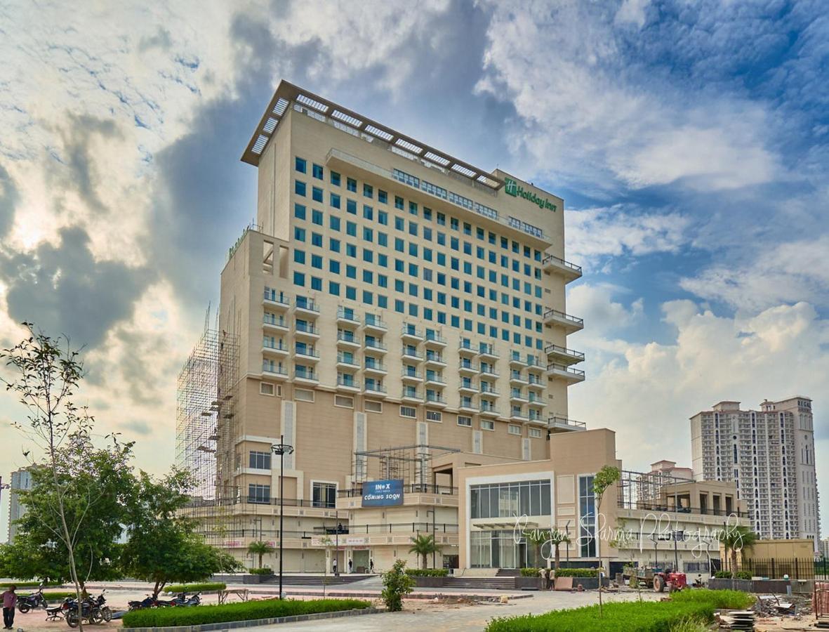 Holiday Inn Gurugram Sector 90 By Ihg Гургаон Экстерьер фото The hotel in 2019