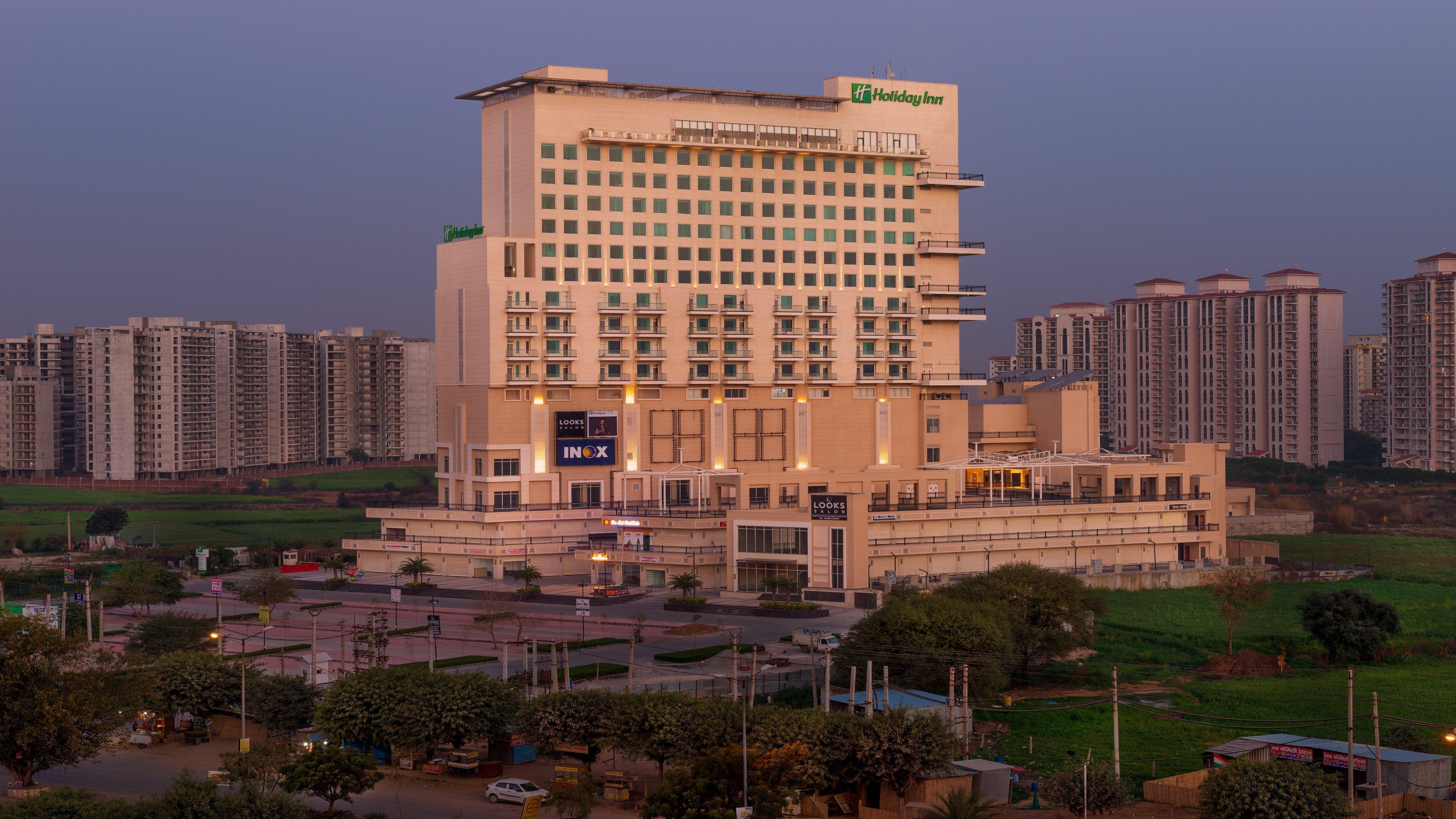Holiday Inn Gurugram Sector 90 By Ihg Гургаон Экстерьер фото Holiday Inn, Gurgaon