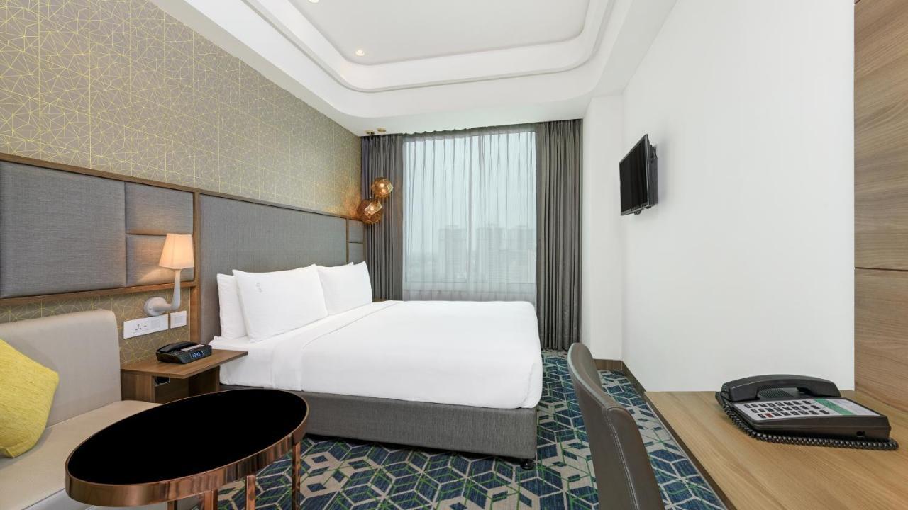 Holiday Inn Gurugram Sector 90 By Ihg Гургаон Экстерьер фото