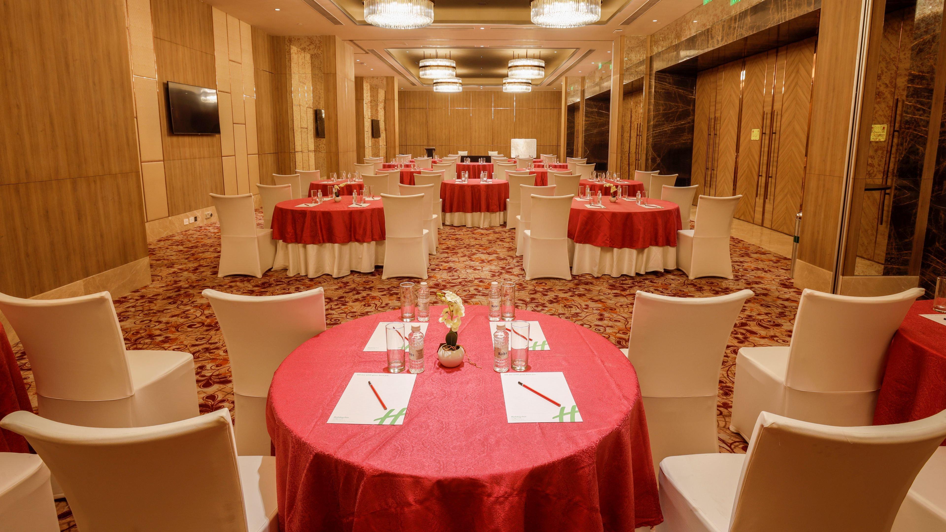 Holiday Inn Gurugram Sector 90 By Ihg Гургаон Экстерьер фото Meeting room at the hotel