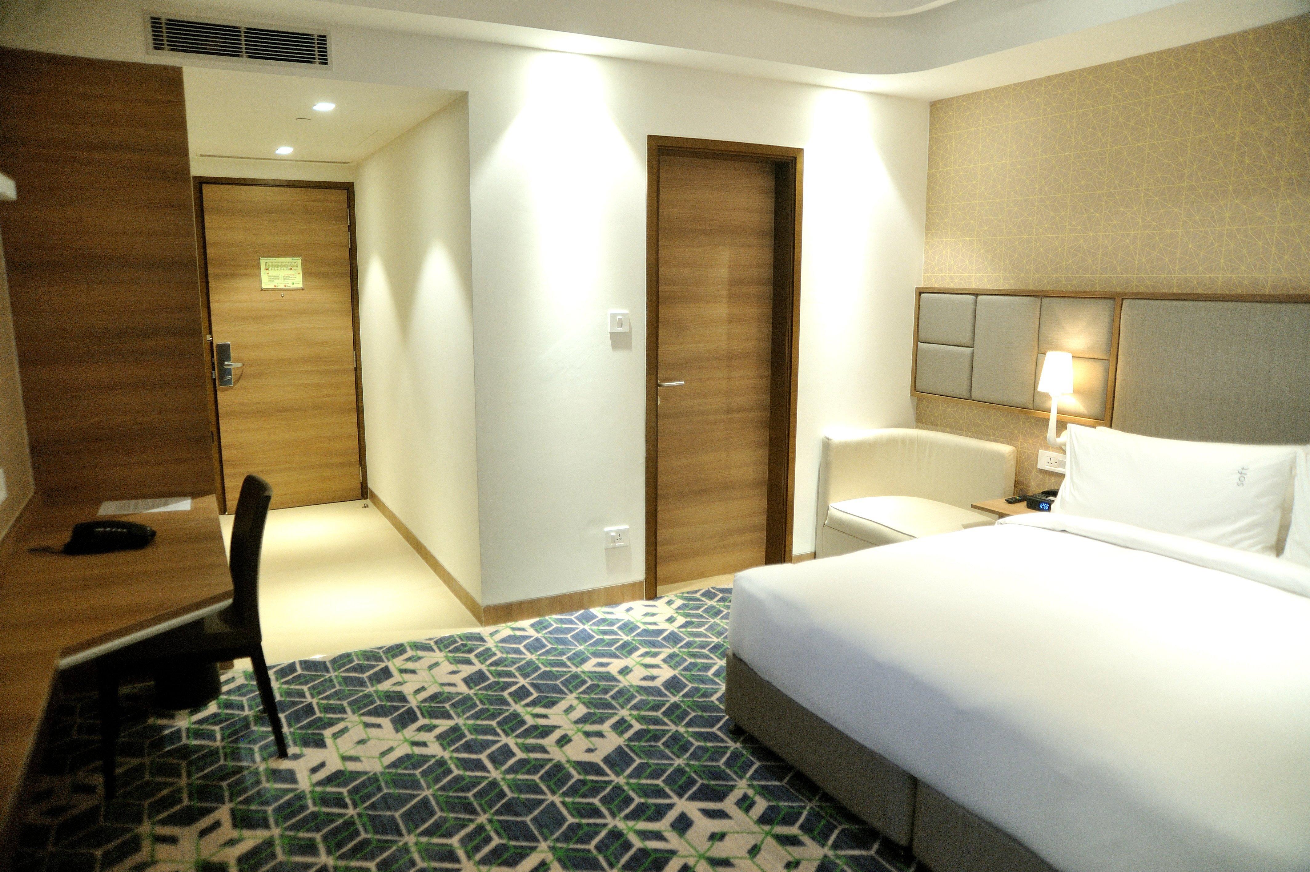 Holiday Inn Gurugram Sector 90 By Ihg Гургаон Экстерьер фото A room at the hotel