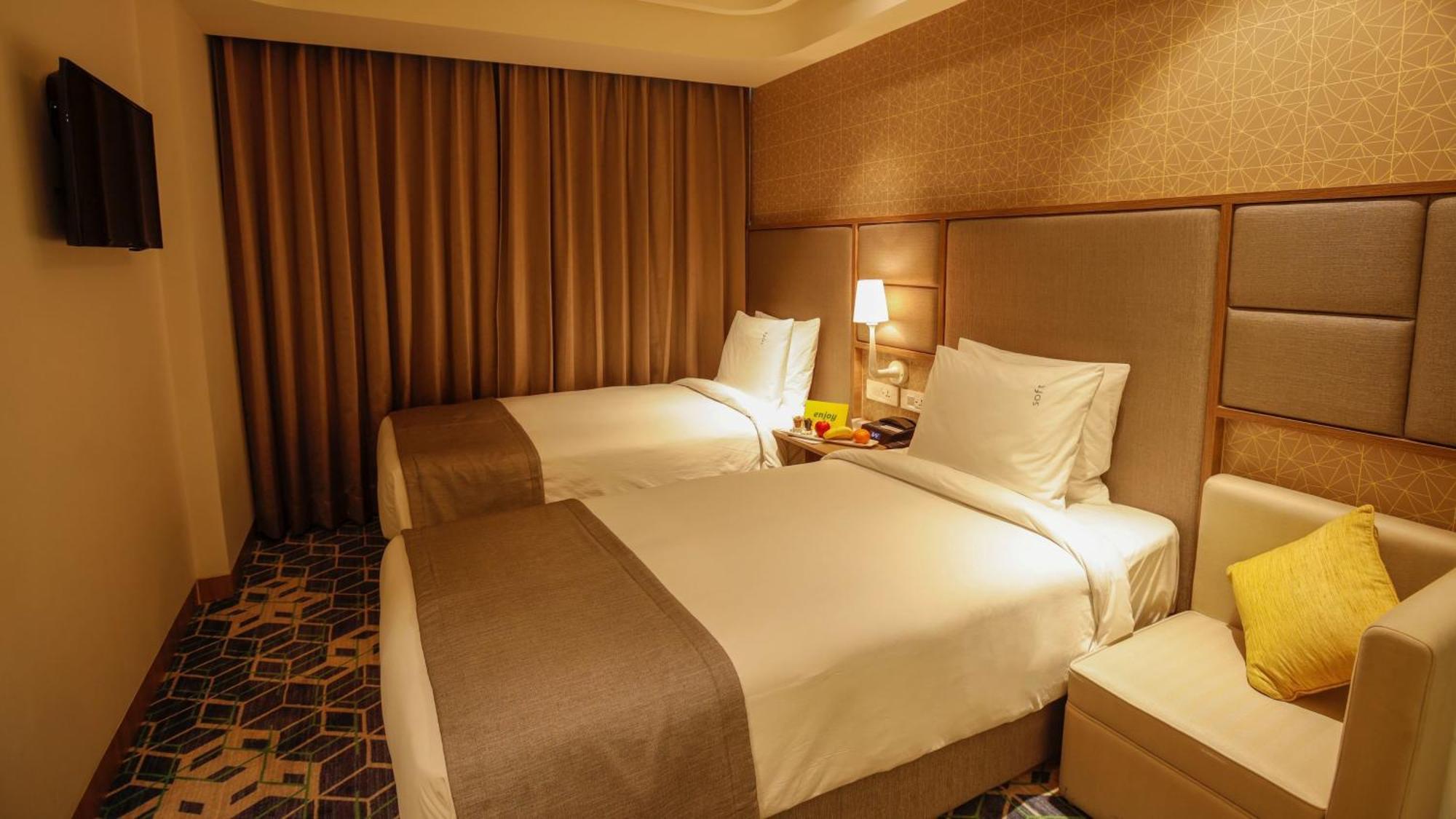 Holiday Inn Gurugram Sector 90 By Ihg Гургаон Экстерьер фото Deluxe room