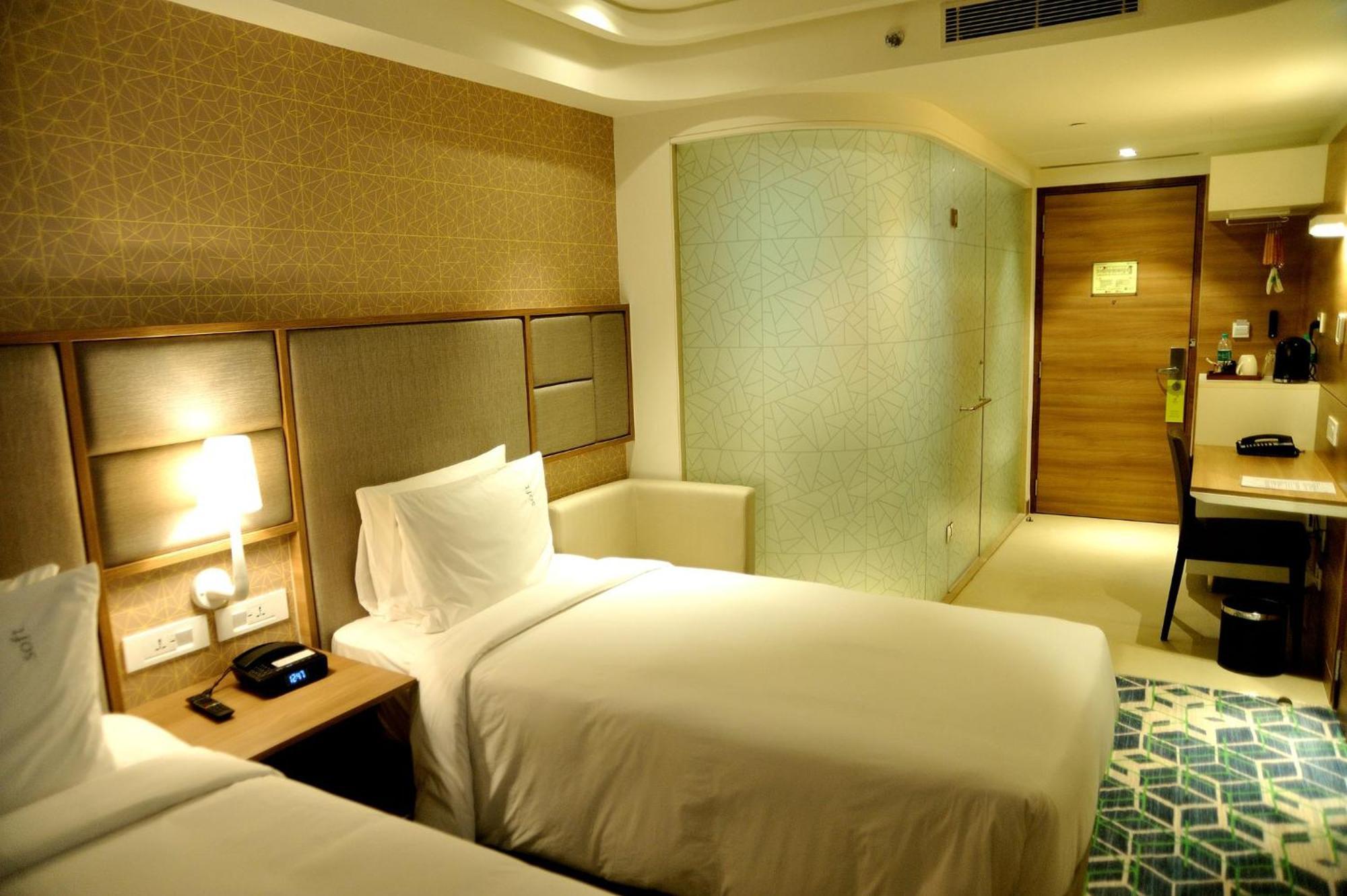 Holiday Inn Gurugram Sector 90 By Ihg Гургаон Экстерьер фото A room at the hotel