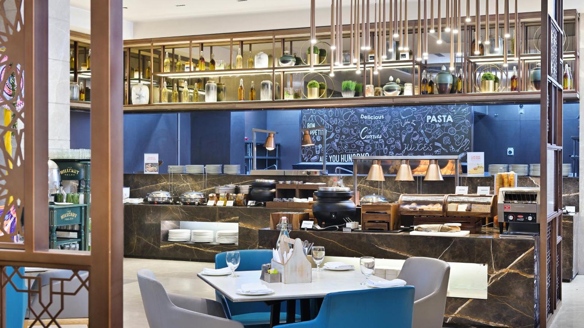 Holiday Inn Gurugram Sector 90 By Ihg Гургаон Экстерьер фото The restaurant